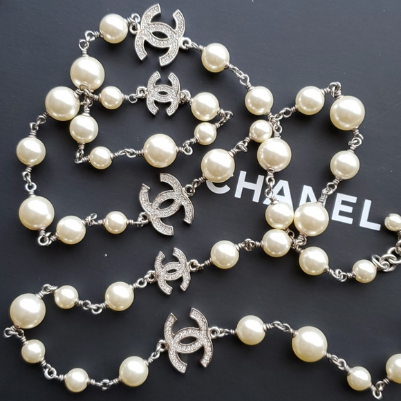 Authentic Chanel long necklace(110cm) - Picture 4 of 6